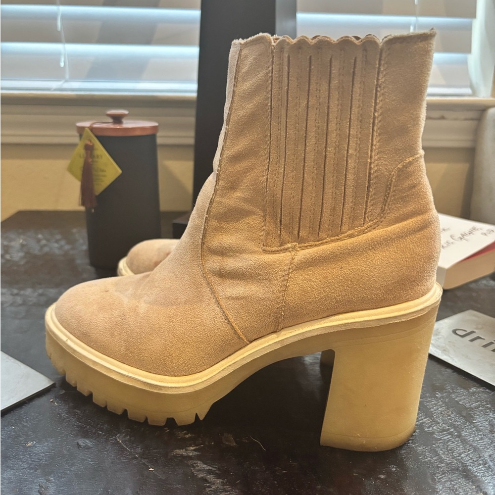 Women's Oasis Society Faux Suede Lug Sole Tan Heeled Boots - Picture 13 of 13